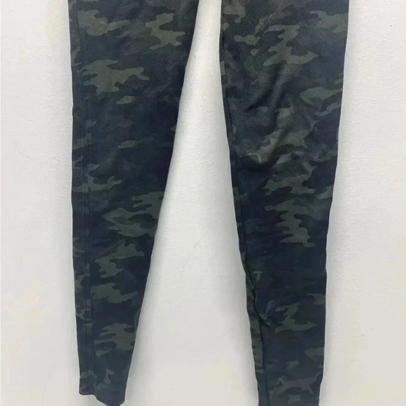 Spanx Leggings Look At Me Now Seamless Camo Camouflage Green Black Size Small - Picture 3 of 7